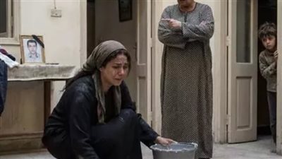 قبلتُ تنظيف بيت عجوز مقابل 200 بيزو… لكن بعد وفاتها فتحتُ رسالتها فكانت المفاجأة التي غيّرت حياتي!