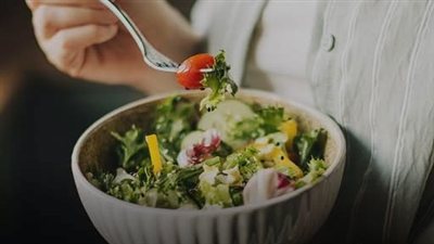تتساءل الكثير من النساء عن أفضل طريقة لفقدان الوزن بشكل صحي.. إليك ما ينصح به الخبراء