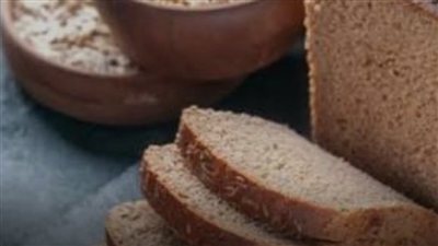 بعد الجدل حول خبز الحبة الكاملة.. هل يرفع مستوى السكر في الدم أم يساعد على استقراره؟