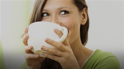 أفضل المشروبات لحرق دهون البطن عند النساء.. هل تساعد فعلًا؟