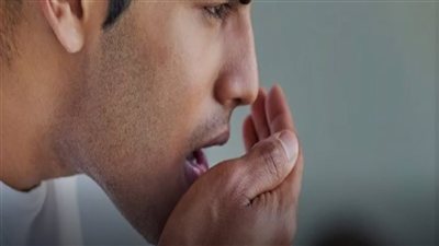 كيف أعرف أن رائحة الفم من الحلق؟.. إليك الإجابة