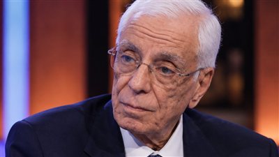 حسام موافي يحذر: مرض يصيب الغدة الدرقية يسبب صعوبة الكلام