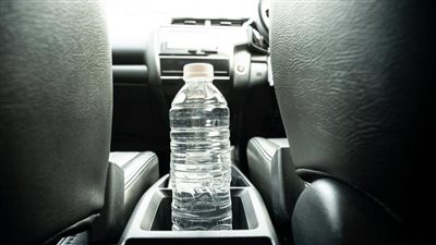 عاجل لا تترك زجاجة الماء في السيارة