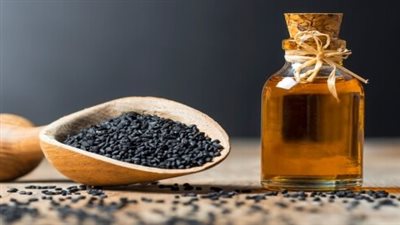 طبيب قلب شهير ينصح بها! ملعقة قبل النوم تنظف الشرايين وتخفض ضغط الدم خلال أيام