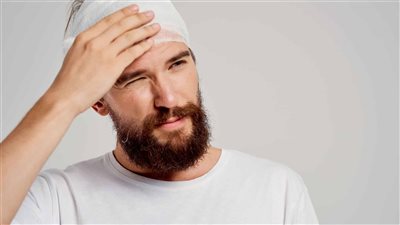 ارتطمت رأسك مؤخرًا؟ احذر هذه العلامات الـ7.. تجاهلها قد يدمر دماغك بصمت! 