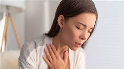 السبب في شعورك بالضيق دون سبب: عادة صغيرة نفعلها يوميًا دون أن ننتبه