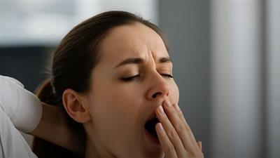 أكثر من مجرد نعاس – 4 أمراض يكشف عنها التثاؤب المفرط ! 