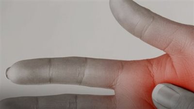 يعاني بعض الأشخاص من تنميل اليدين أثناء النوم وعند الاستيقاظ بشكل متكرر ! 