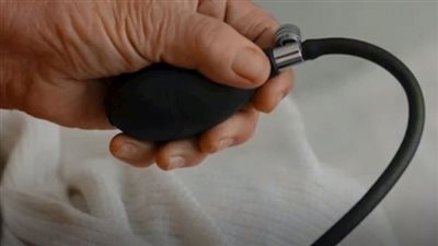 مريض الضغط طبيعة خاصة… للحفاظ على صحته ومعدلات ضغطه في شهر رمضان يجب الحذر من بعض العصائر عند الإفطار ! 
