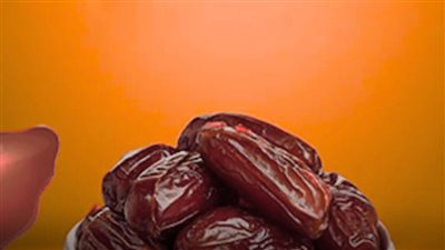 التمر في رمضان… هل يُعد مضرًا لمرضى الكبد الدهني أم آمن عند تناوله باعتدال؟